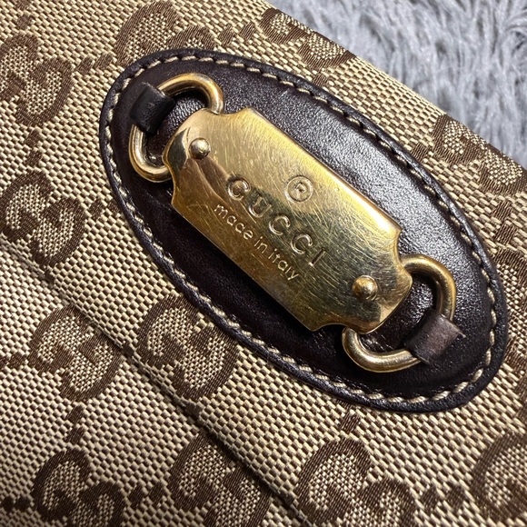 Classic Gucci Monogram Wallet - Picture 2 of 16